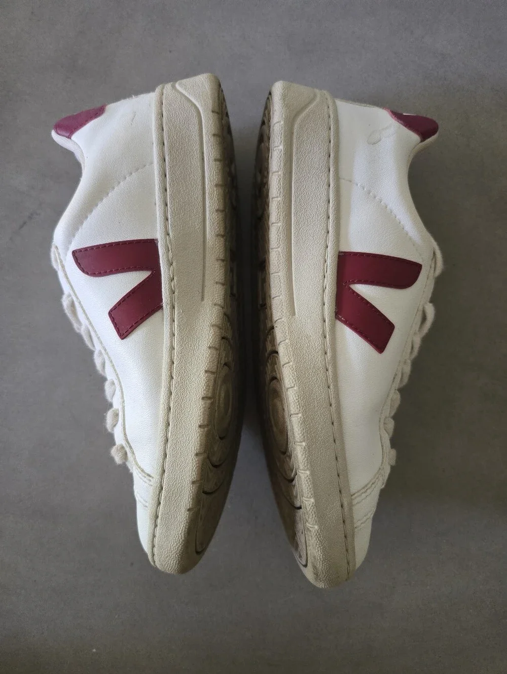 Veja Campo White Leather Sneakers with Black V Accent size 38 7.5